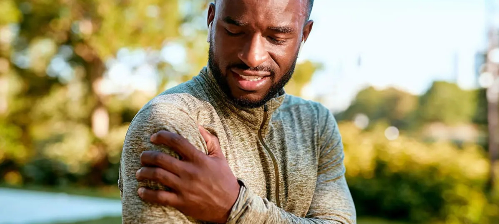 man with shoulder pain