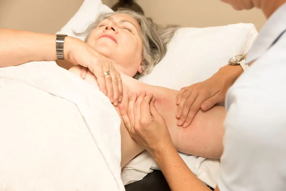 In vitro study on the safety of near infrared laser therapy in its potential application as postmastectomy lymphedema treatment